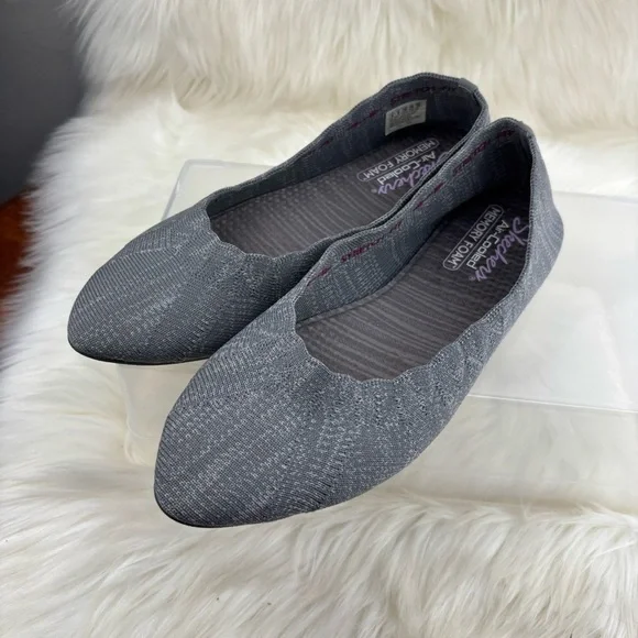 Skechers Women's Gray Flats - Picture 2 of 7